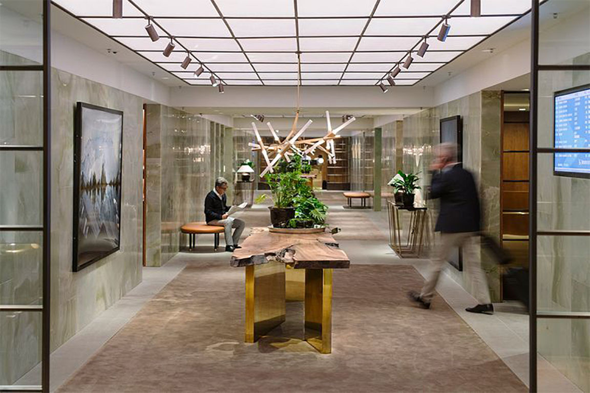 Entrance view of Cathay Pacific's The Pier Lounge
